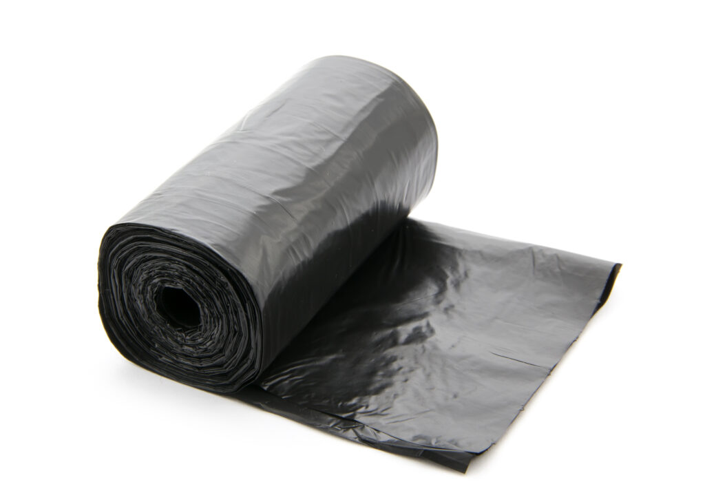 Roll,Of,Plastic,Garbage,Bags,Isolated,On,White,Background